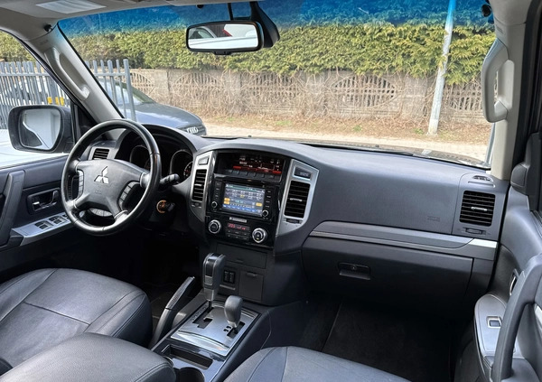 Mitsubishi Pajero cena 99900 przebieg: 249000, rok produkcji 2015 z Gdynia małe 67